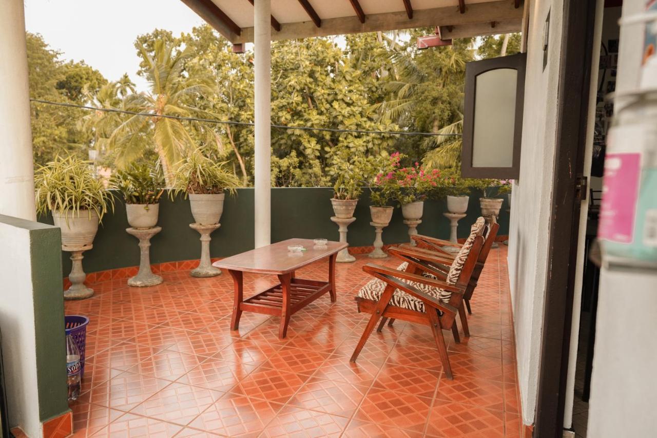 Lilly Palace Villa Guest House Негомбо Екстер'єр фото