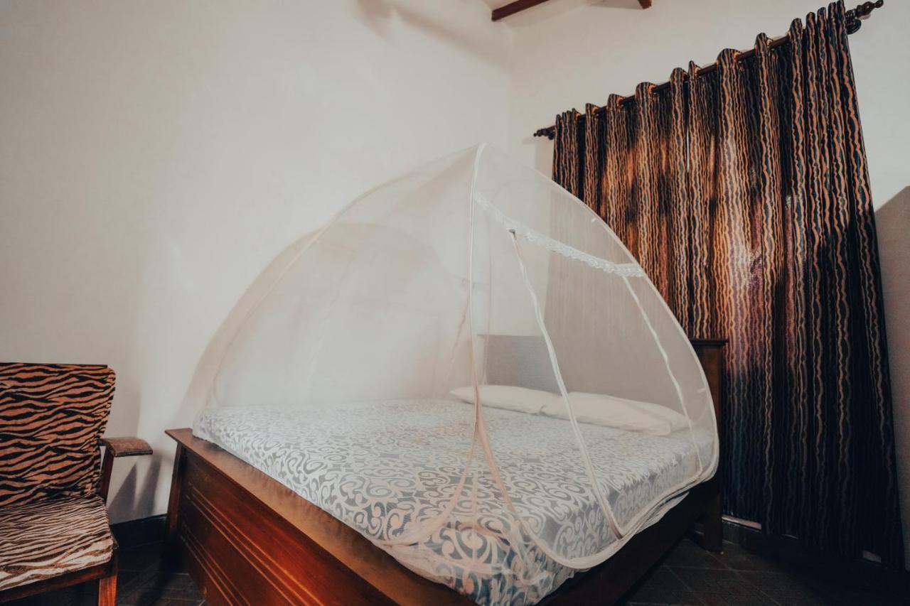 Lilly Palace Villa Guest House Негомбо Екстер'єр фото